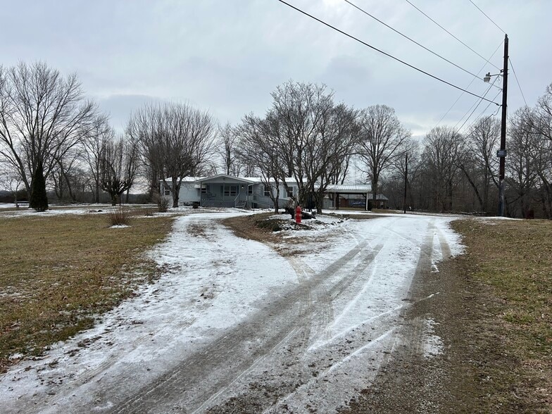 Circle Drive Way - 503 Vanzant Rd