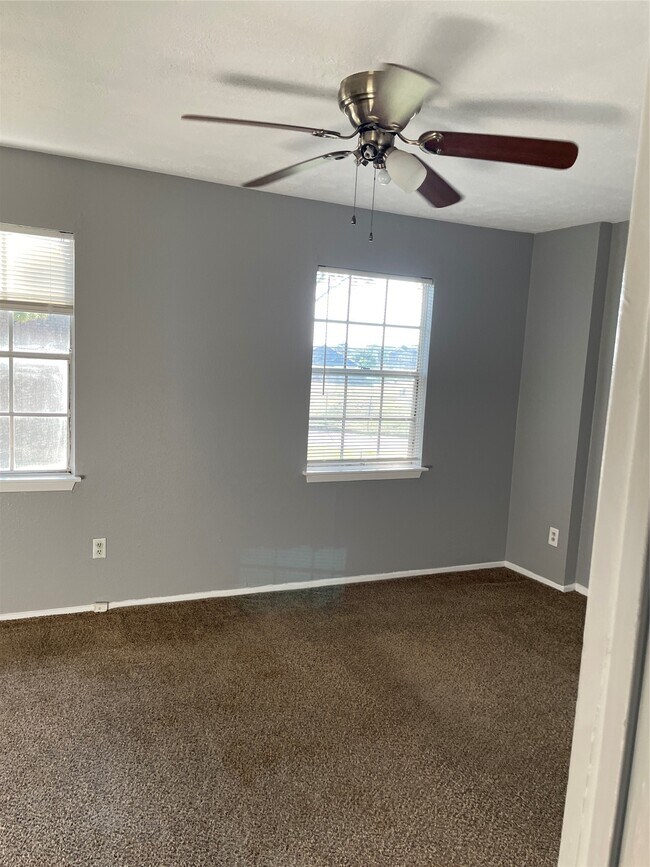 Building Photo - 7273 Chasewood Dr
