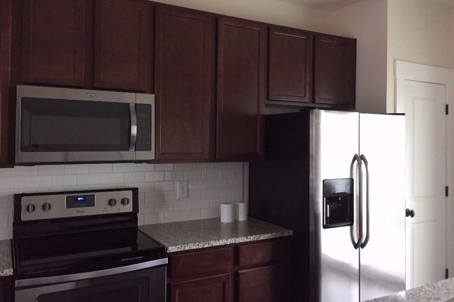 Building Photo - 2706 Tranquil Oak Pl