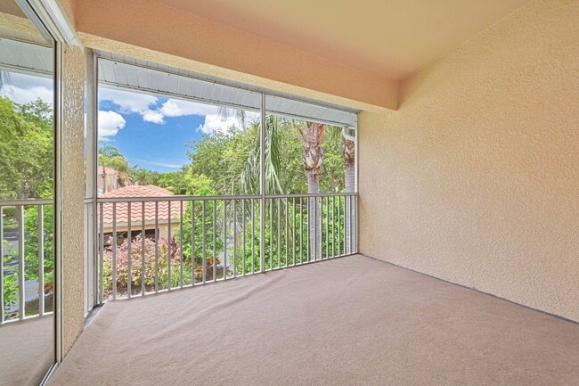 Building Photo - ** 2Bed / 2Bath - Beautiful Condo in Bonit...