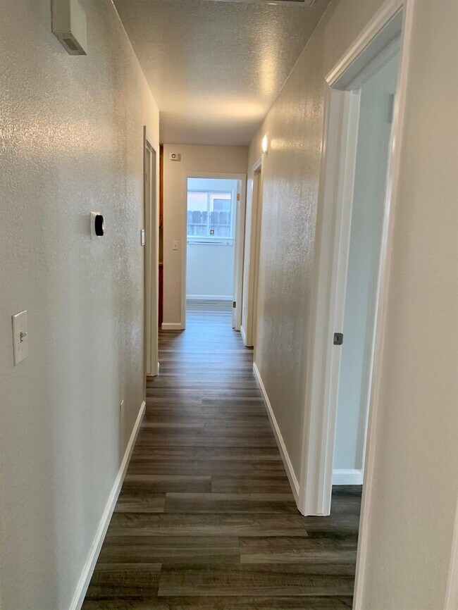 Building Photo - 5570 W Los Altos Ave