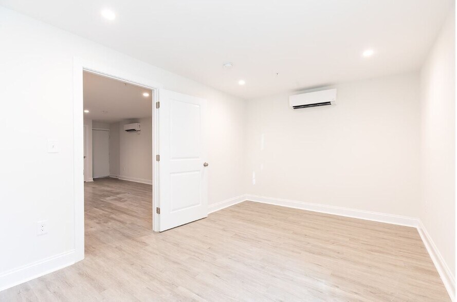 Building Photo - 701 8th St NE