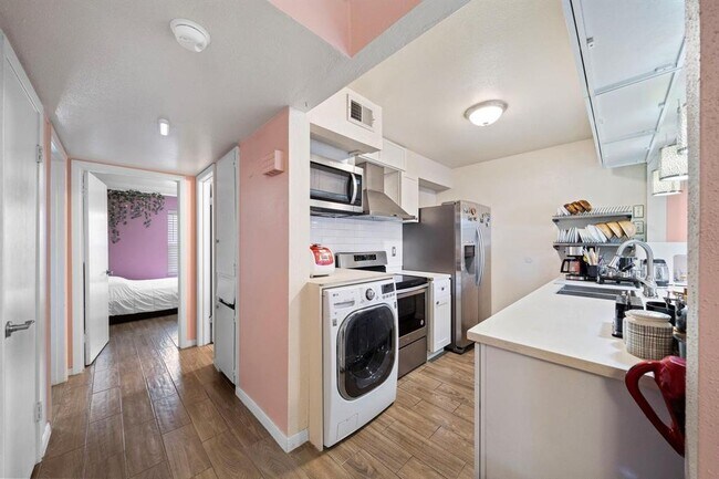 Building Photo - 8931 Gaylord Dr