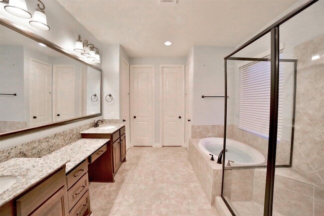 Building Photo - 2403 Haven Hill Dr
