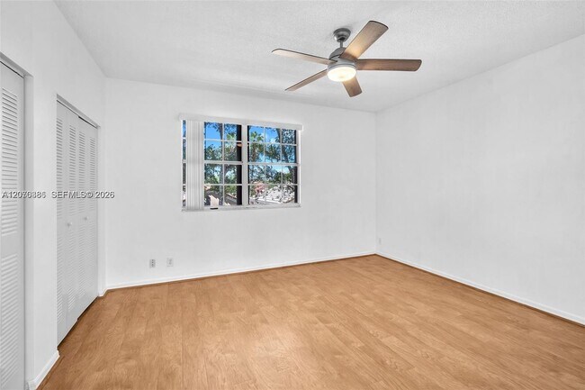 Building Photo - 800 Sorrento Dr