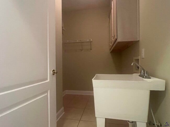 Building Photo - 104 Prestige Dr