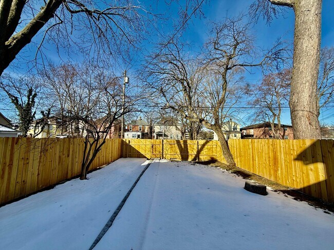 Building Photo - 575 Gilbert St