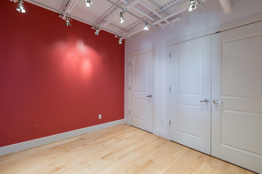 Building Photo - 2328 Champlain St NW