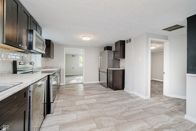 Building Photo - 324 N Tennessee St