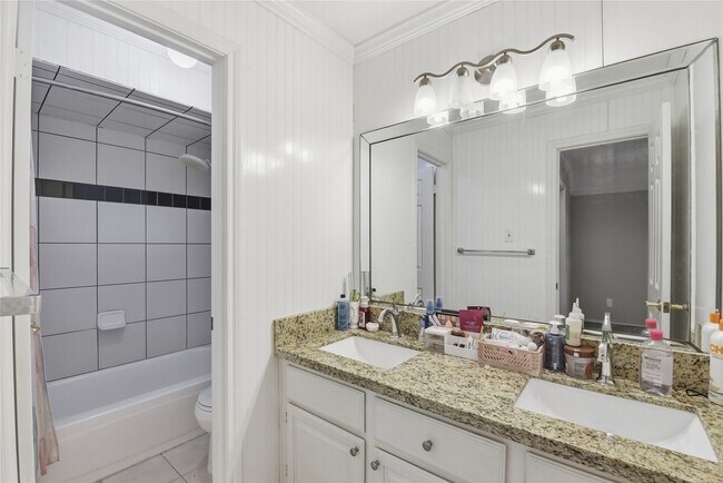 Building Photo - 14602 Cobre Valley Dr