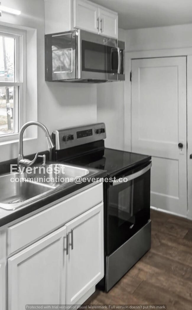 Building Photo - 2 Bed/1 Bath Home / Pet-Friendly / Vouchers Accepted / Available Now!