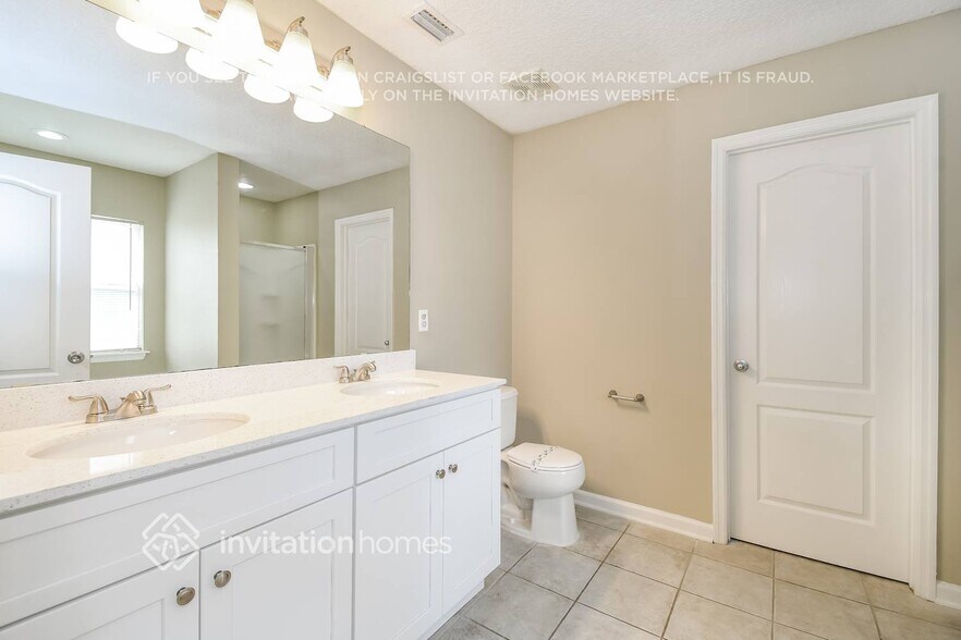 Building Photo - 12192 Pebble Point Dr W