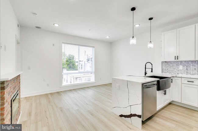 Building Photo - 2054 N 2nd St
