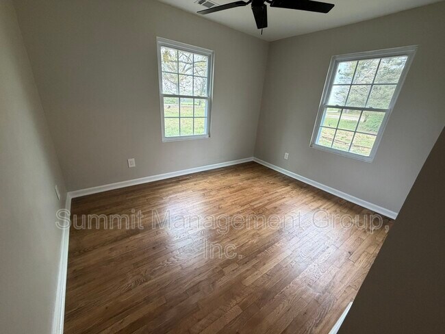 Building Photo - 1195 Fincher Rd