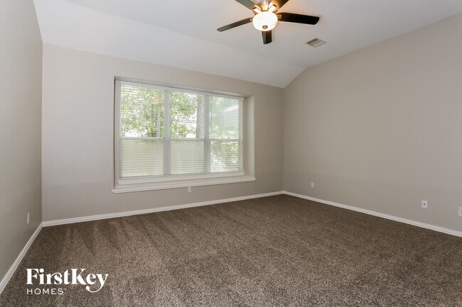 Building Photo - 18414 Bluff View Dr