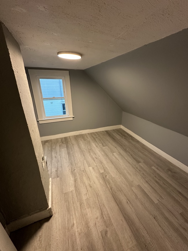 Building Photo - 178 Birch St