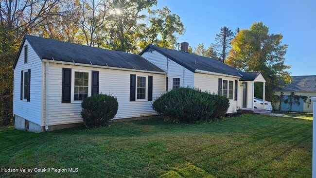Primary Photo - 10370 NY-22