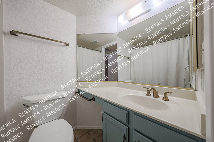 Building Photo - 5006 E Mesquite Wood Ct