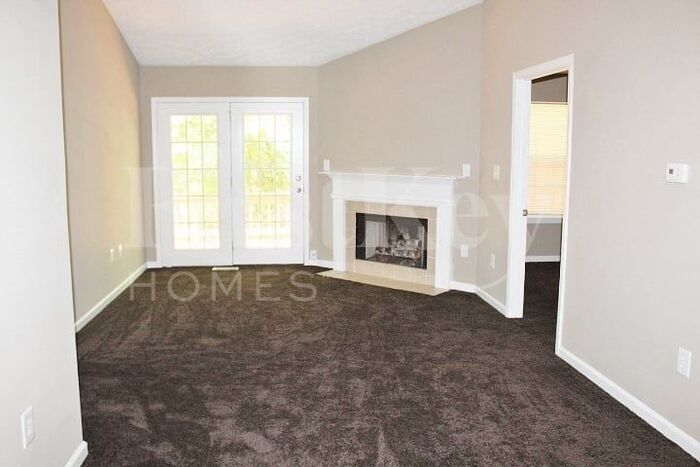 Building Photo - 8748 Woodpointe Cir