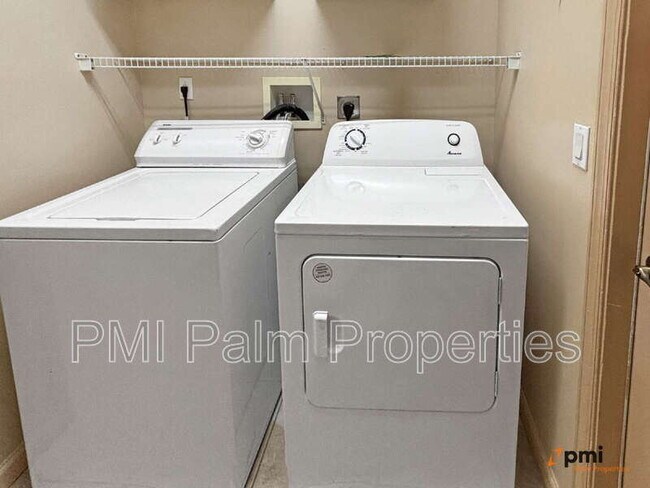 Building Photo - 2820 SE Melaleuca Blvd