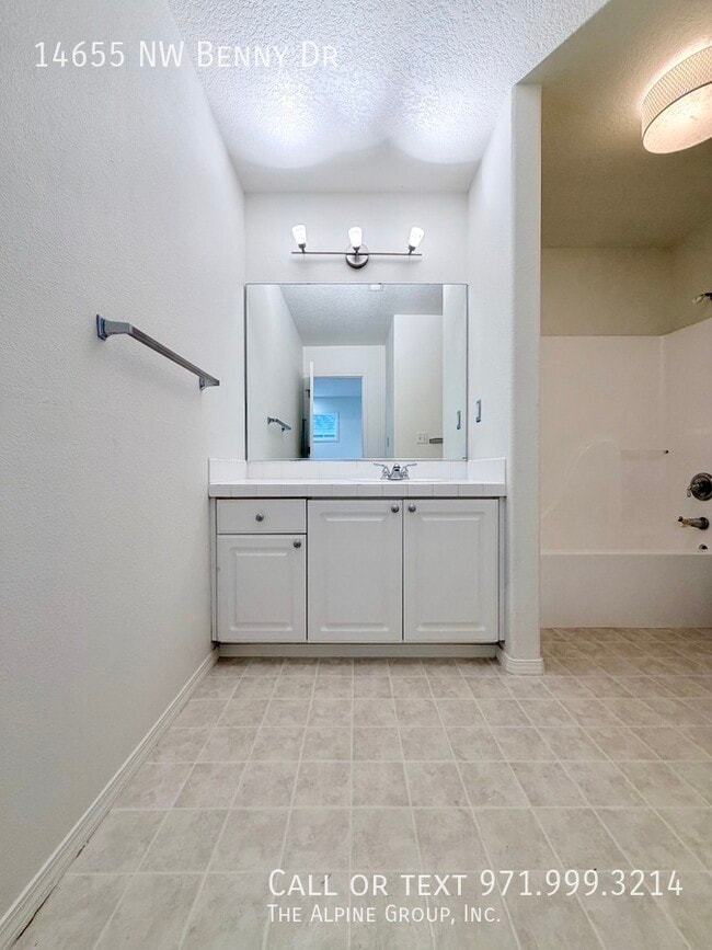 Building Photo - 14655 NW Benny Dr