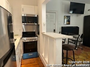 Building Photo - 302 Madison St