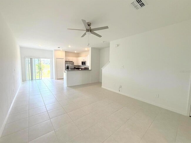 Building Photo - 32037 Spiceberry St