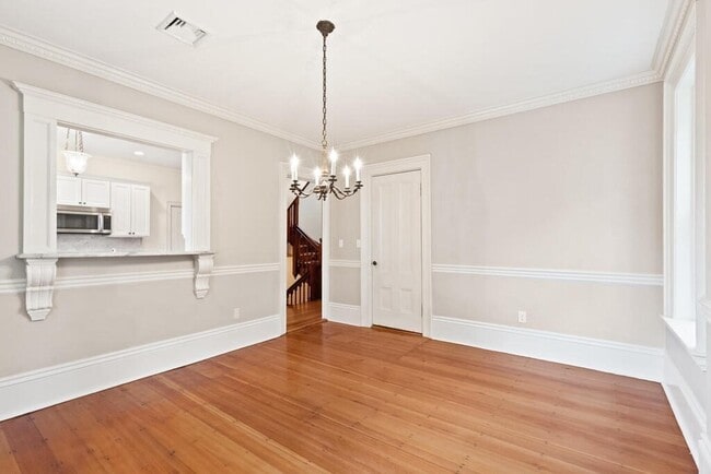 Building Photo - 2 Rangeley Rd