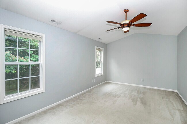 Building Photo - 5227 Silabert Ave
