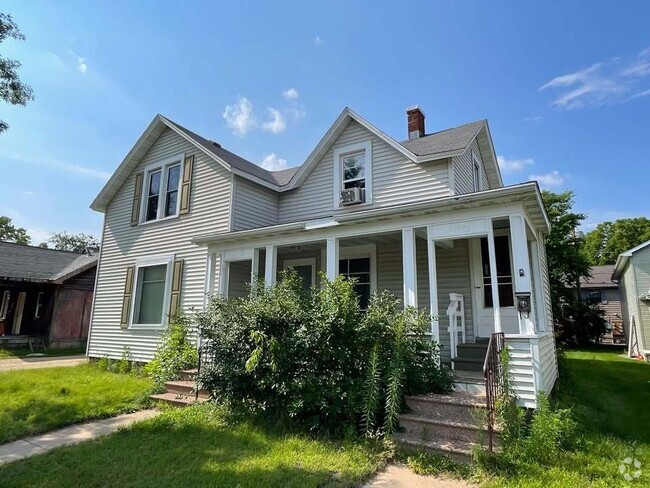 Building Photo - 908 Water St