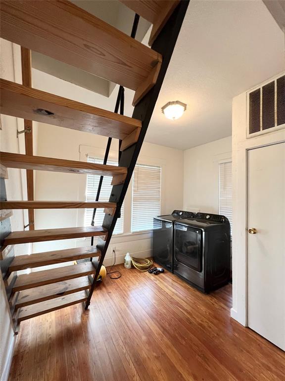 Building Photo - 407 W 35th St