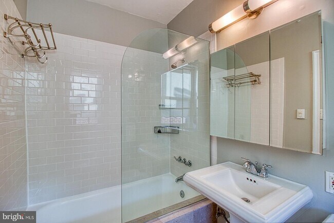 Building Photo - 2456 20th St NW