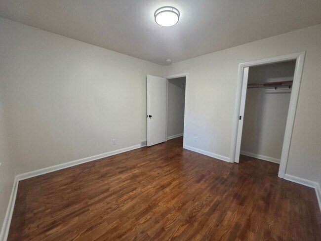Building Photo - Updated 2-Bedroom Duplex for Rent – Kent, OH 44240