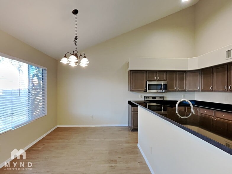 Building Photo - 8161 N Midnight Way