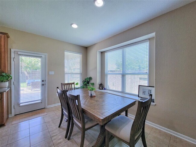 Building Photo - 17110 Tupelo Garden Cir