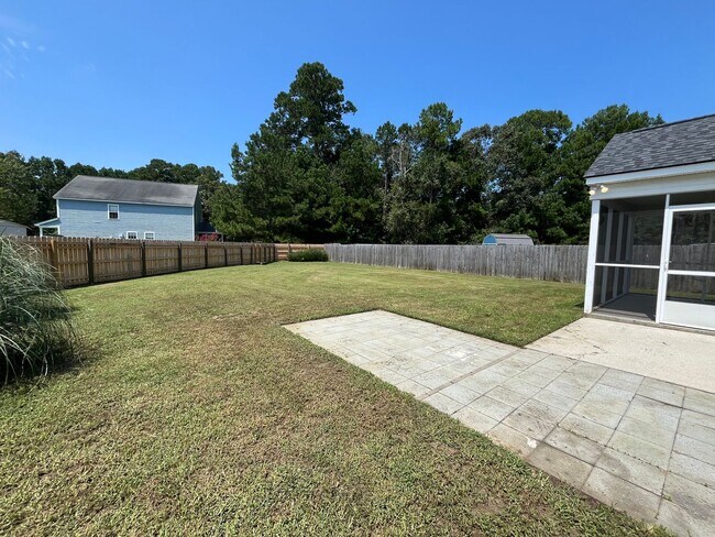 Building Photo - 111 Thistle Rd