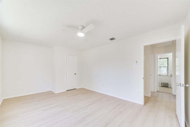 Building Photo - 18318 Ella Blvd