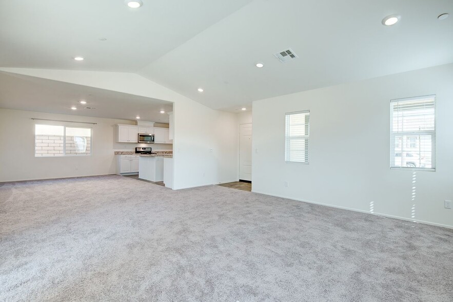 Building Photo - 67459 Rio Madre Dr