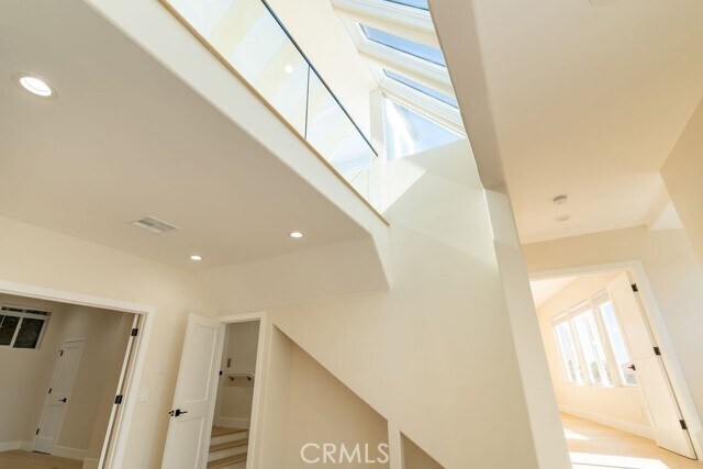 Building Photo - 2850 Zell Dr