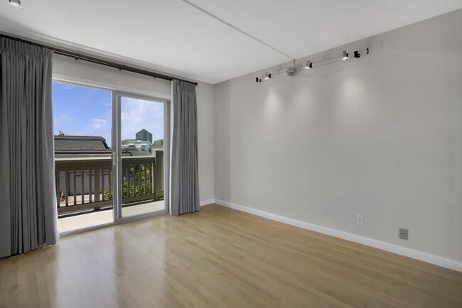 Building Photo - 976 Pizarro Ln