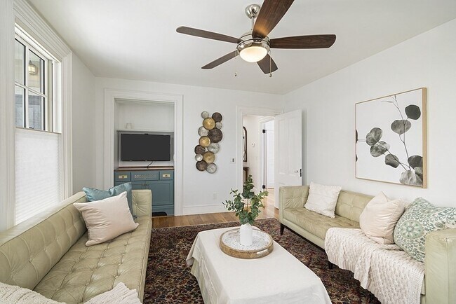 Building Photo - 13 Broadway Ave