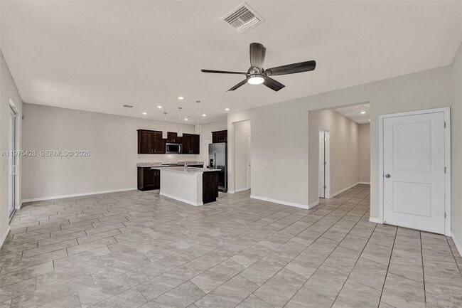 Building Photo - 4764 Eucalyptus Dr