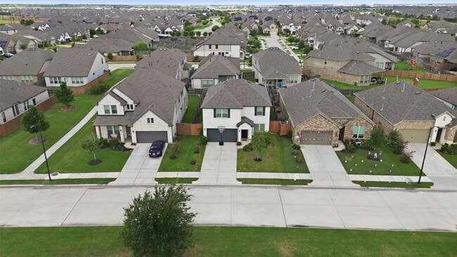 Building Photo - 7315 Buckthorn Holw Trl