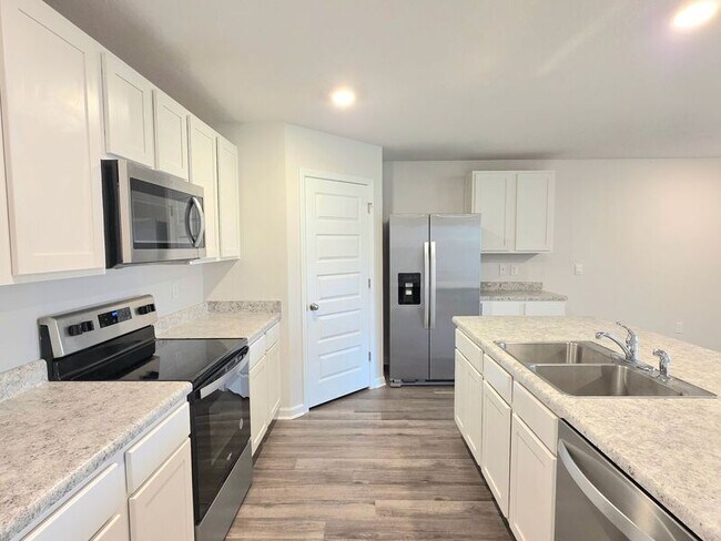 Building Photo - 4389 Tiger Oak Ct