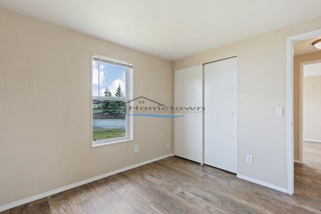 Building Photo - Country Home with Fenced Yard in Hayden!