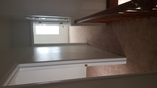 Building Photo - 772 Walnut St