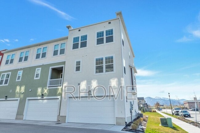 Building Photo - 7852 S 5440 W