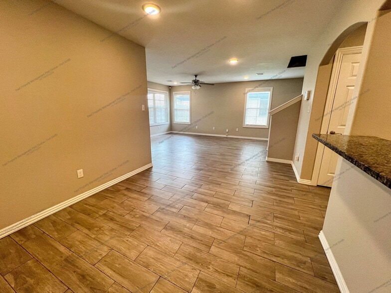 Building Photo - 6621 Leightyn Ln