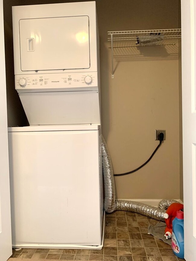 Building Photo - 337 Sam Houston Cir