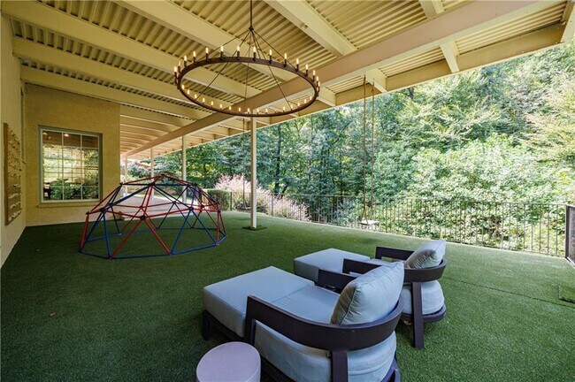 Building Photo - 3570 Knollwood Dr NW